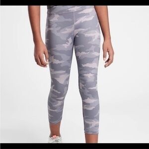 Athleta Printed Chit Chat Capri leggings Grey Camo/ size XS (6)